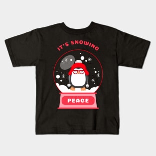 It Is Snowing Peace Penguin (Red) Kids T-Shirt